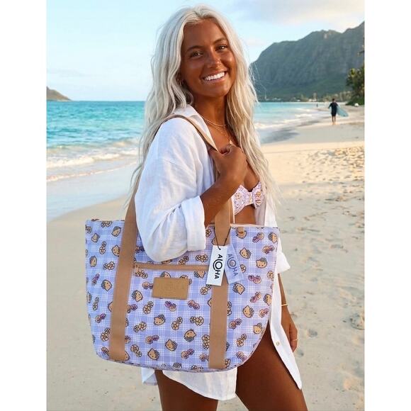 Aloha Collection Handbags - Aloha Collection• HELLO KITTY SUPER CUTE SPECIAL EDITION Nylon Zipper Tote